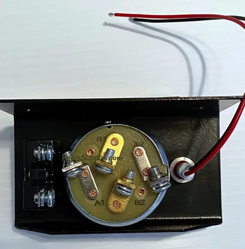 Miniatura 3 de Kit de interruptor giratorio de motor TARP con disyuntor y luz indicadora 12VDC 50 amperios