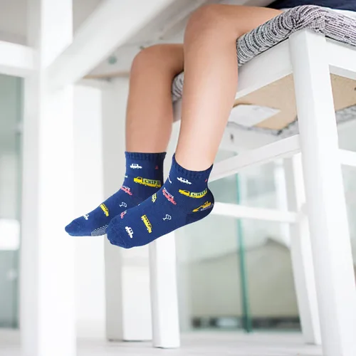 Miniatura 5 de GRPSKCOS Calcetines antideslizantes para niños pequeños, 12 pares de calcetines antideslizantes para niños y niñas de 1 a 7 años