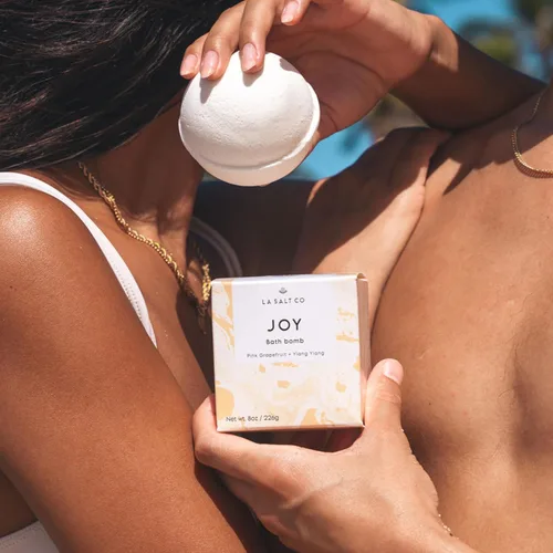 Miniatura 8 de LA SALT CO Joy Bomba de baño, 8 onzas, grande, hecha a mano con ingredientes naturales, sal del Himalaya rica en minerales, libre de crueldad, hecha