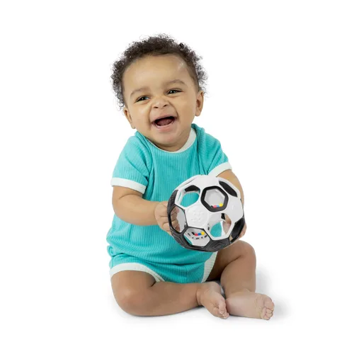 Miniatura 9 de Bright Starts Oball Grippin' Goals Rattle Balón de Fútbol - Negro y Blanco, Juguete de Fácil Agarre para Recién Nacidos en Adelante Fútbol
