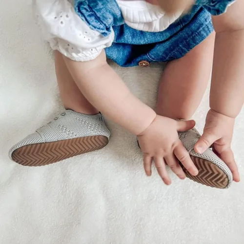 Miniatura 6 de HARTS Sidekick Best First Walker - Tenis lavables flexibles para mantenerse en el zapato unisex PlateadoGris