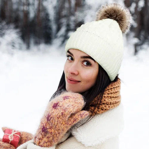 Miniatura 4 de Livingston Gorro de punto suave de invierno para mujer con pompón de piel sintética