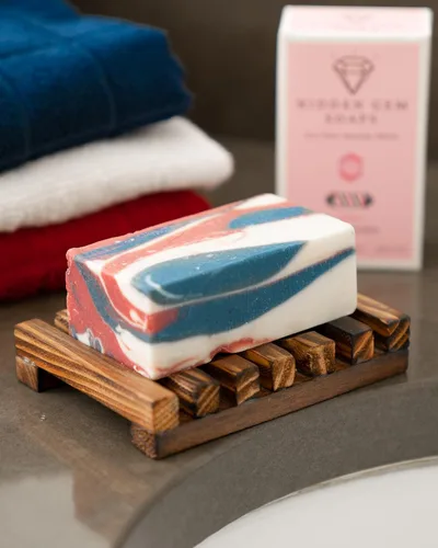 Miniatura 2 de October Birthstone Turmalina Juego de regalo de 3 piezas de jabón en barra natural, bomba de baño, vaporizador de ducha fabricado en Estados Unidos