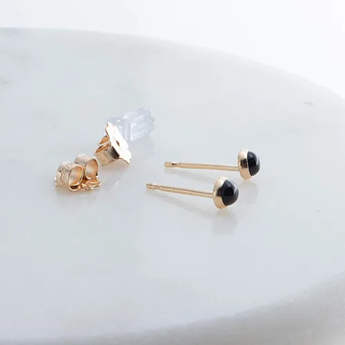 Miniatura 5 de Juego de aretes pequeños de oro con bisel, bola para cartílago, tragus, hélice, múltiples joyas hipoalergénicas de piedra natal para mujer