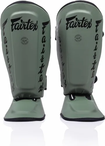 Miniatura 6 de Fairtex Espinilleras SP7 Muay Thai para hombres, mujeres y niños Espinilleras fabricadas con cuero Syntek y son de primera calidad, ligeras