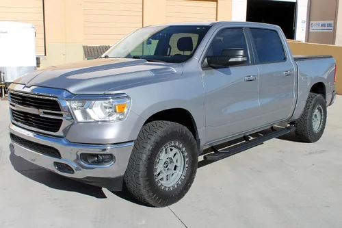 Miniatura 7 de Raptor Series Estribos escalones de 5 pulgadas de aluminio negro compatibles con Tundra Double Cab 2022-2026