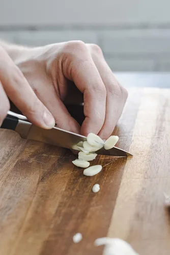 Miniatura 5 de DURA LIVING Juego de cuchillos de cocina de 3 piezas, acero inoxidable de alto carbono forjado ultraafilado, incluye chef de 8 pulgadas, utilidad