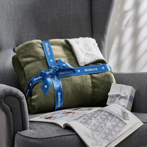 Miniatura 8 de Bedsure GentleSoft Manta de Lana Sherpa para Sofá - Gruesa y Cálida, Manta Suave y Esponjosa de Felpa para Invierno, Verde Oliva, 50 x 60 Pulgadas