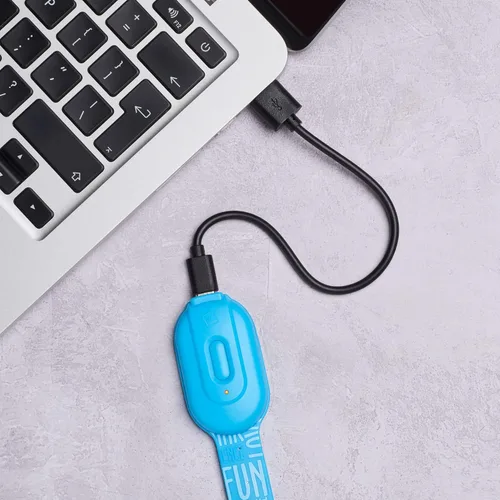 Miniatura 2 de Gifts for Readers & Writers Luz de libro recargable, luz de lectura con clip para cama, Flexilight 2 en 1 y marcapáginas, 12 horas de luz una vez