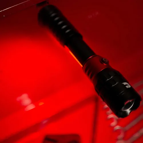 Miniatura 4 de Cummins CMN35360 Pro Series Pistón Extensible Linterna Recargable 2000 Lumen LED Múltiples Modos de Luz Más Banco de Energía