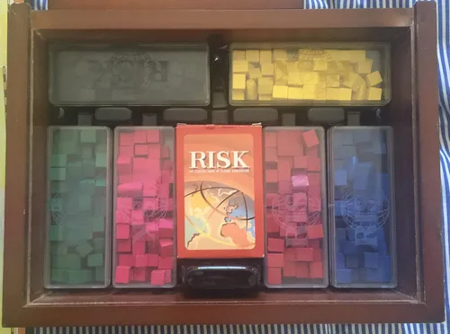 Miniatura 4 de Hasbro Risk in Vintage Wood Book Edition