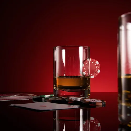 Miniatura 4 de Poker Chip - Vasos de whisky y vino Juego de 2 Up The Ante Stuck In The Glass Poker Chip - Cristalería de cóctel, regalo para jugador