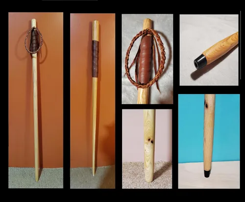Miniatura 2 de Bastón de senderismo de nogal de 1 pulgada con mango de cuero y correa de muñeca. Punta de goma opcional Madera de color oscuro