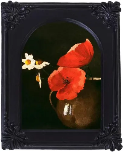 Marco de fotos vintage con apertura arqueada, elegancia atemporal en una silueta clásica, adornos florales intrincados que añaden encanto retro Negro