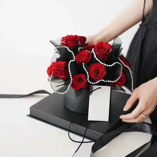 Miniatura 5 de BENECREAT 1.33 metros de papel de malla para envolver flores negro, papel de embalaje para ramo con borde de perlas, translúcido arrugado