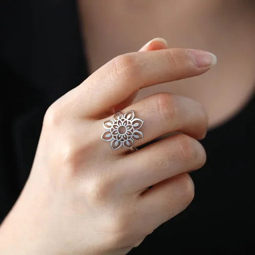 Miniatura 4 de TEAMER Anillo de loto de acero inoxidable hueco anillo de loto geométrico, joyería simple para mujer