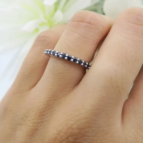 Miniatura 3 de Dazzlingrock Collection Anillo de boda apilable de oro de 14 quilates con zafiro azul redondo de 1,00 quilates (quilates)