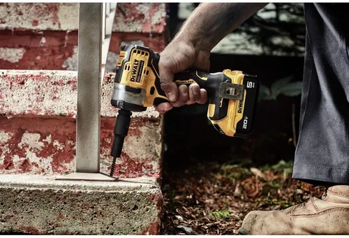 Miniatura 9 de DEWALT DCF913P2R 20V MAX sin escobillas - Llave de impacto inalámbrica de iones de litio de 3/8 pulgadas con kit de yunque de anillo de retención