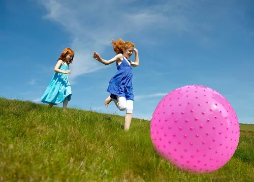 Miniatura 8 de Pelota de masaje sensorial grande para niños, 33.5 pulgadas, 3.1 libras, pelota de ejercicio inflable rosa para niños pequeños, bolas inflables 1