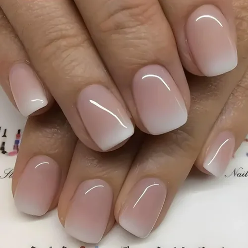 Miniatura 12 de Uñas postizas a presión de otoño con diseño de hoja de arce cortas y cuadradas en estilo francés con degradado - Lindas uñas acrílicas brillantes