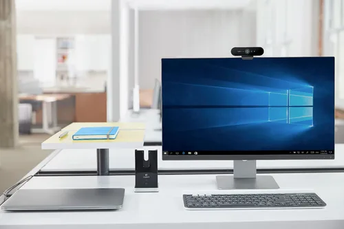 Miniatura 4 de Logitech Cámara web 4K Pro, resolución 4K a 30 fps, enfoque automático, amplio campo de visión diagonal de 90°, zoom digital 5X, luz derecha 3