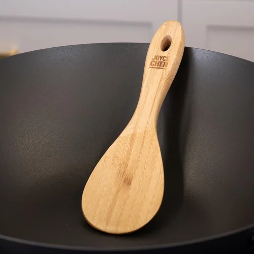 Miniatura 2 de Joyce Chen Paleta de arroz de bambú bruñido, 9 pulgadas