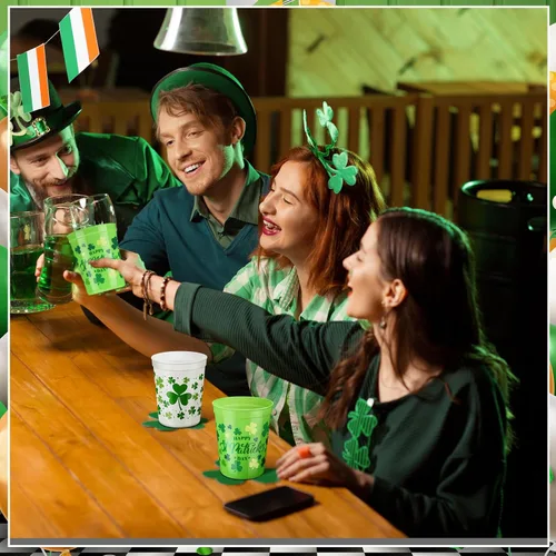 Miniatura 5 de Norme 24 piezas Vasos de plástico para fiesta del día de San Patricio, envase a granel, vasos reutilizables de 16 oz con diseño de trébol