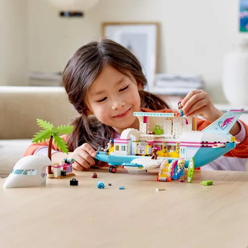 Miniatura 3 de LEGO Friends Heartlake City Airplane 41429, incluye Friends Stephanie y Olivia, y muchos accesorios divertidos para avión para despertar tiempos