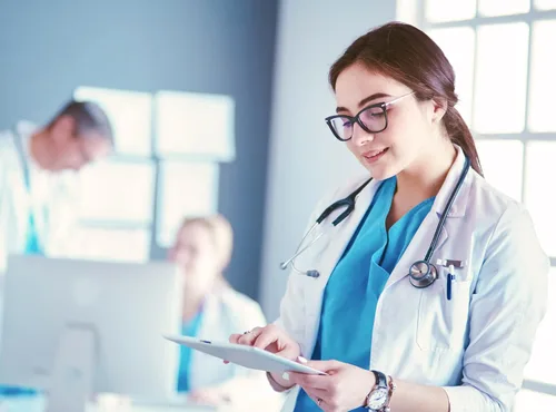 Miniatura 7 de NY Threads Abrigo de laboratorio profesional para mujer, abrigo médico largo de polialgodón de manga completa