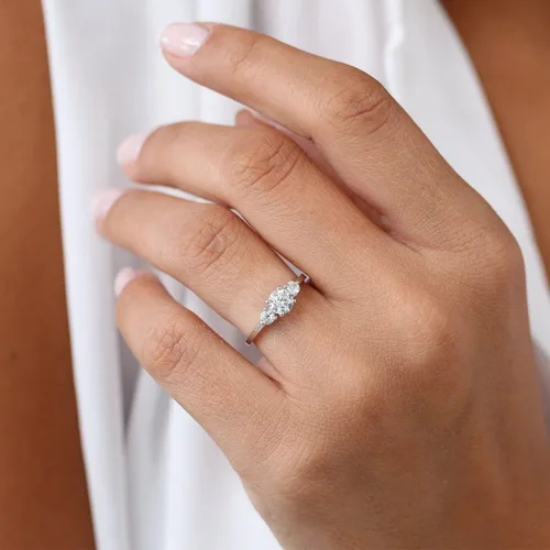 Miniatura 5 de YODEWA - Anillo de compromiso para mujer con 3 brillantes gemas de moissanita de corte redondo montadas en plata de ley