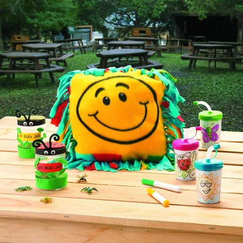 Miniatura 6 de Fun Express Vasos de bricolaje con tapas y pajitas para niños (paquete de 12) – Colorea tus propias tazas de manualidades a granel con inserciones