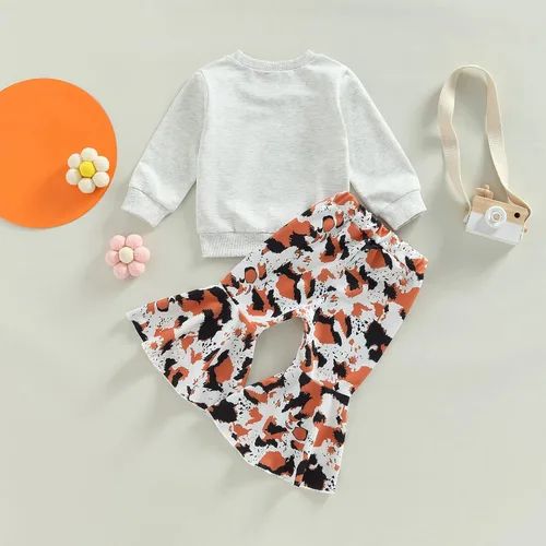 Miniatura 4 de Conjunto de 2 piezas de ropa occidental con estampado de letras, sudadera con estampado de vaca, pantalones acampanados para otoño e invierno