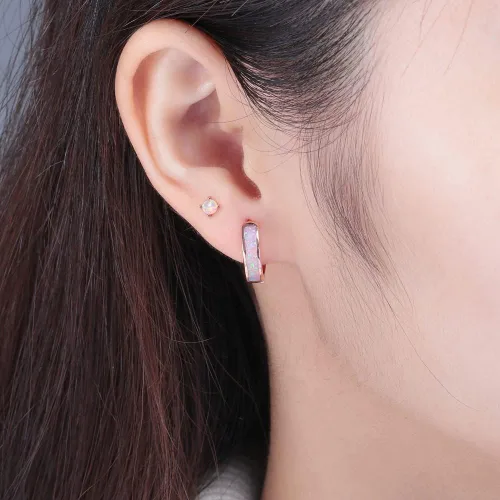 Miniatura 105 de CiNily Aretes Huggie de ópalo con bisagras, chapados en oro, hipoalergénicos, pequeños aretes de aro para mujeres, adolescentes, niñas, hombres