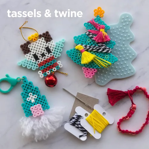 Miniatura 6 de Perler 80-56960 12 días de manualidades, kit de cuentas de fusión de Navidad hace 12 proyectos, multicolor, 3823 piezas 12 días de Navidad