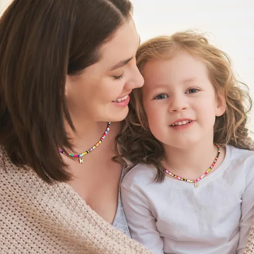 Miniatura 4 de M MOOHAM Collares con iniciales de cuentas coloridas para niñas, mujeres y niños, lindo collar de letras bohemias con cuentas delicadas, joyería