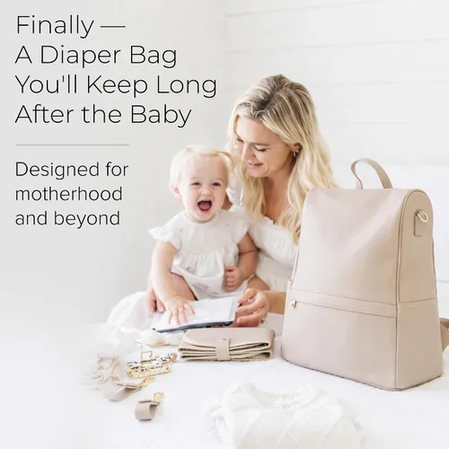 Miniatura 2 de MIA + SOPHIA Mochila de cuero para pañales con puerto de carga USB, cambiador, correas para cochecito y portabotellas (Marrón Mia)