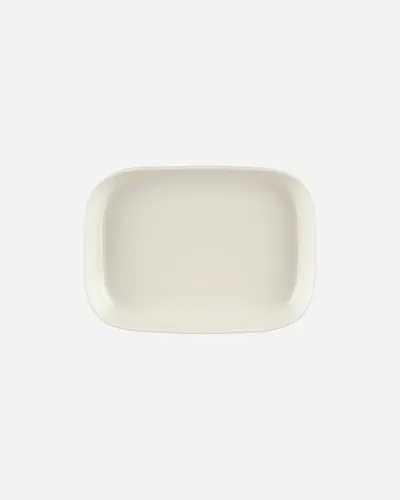 Miniatura 2 de MARIMEKKO Oiva Räsymatto - Bandeja para servir beige y blanco. Refina la decoración de tu cocina con nuestro icónico gres blanco. Elegante plato