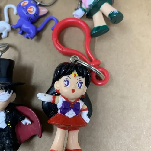 Miniatura 3 de Irwin Toy Embrace the Power of Sailor Moon Llavero Clip-On - Un accesorio elegante para entusiastas del anime y coleccionistas