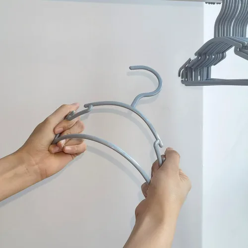 Miniatura 5 de GoodtoU Perchas de plástico para bebés, color gris, paquete de 60, resistentes y duraderas, ideales para ropa de niños