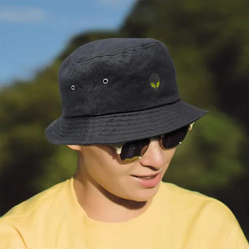 Miniatura 4 de Custom Bucket Apparel Sombrero Alien Gris Cabeza Ojos Amarillos Bordado para Hombres y Mujeres Solo diseño negro.