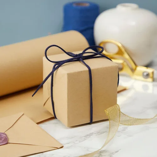 Miniatura 8 de Juvale Rollo de papel para tablón de anuncios, 12 pulgadas x 100 pies, papel de regalo de correo marrón para embalaje y embalaje de cartón
