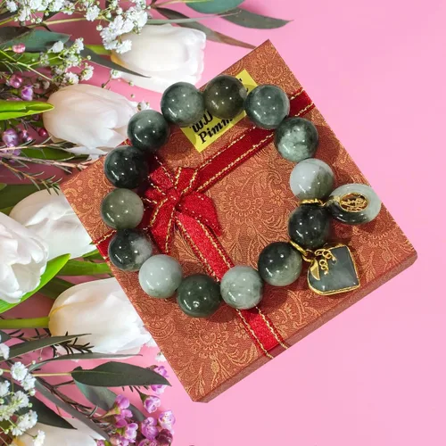 Miniatura 9 de Pulsera de jade tailandés de 0.55 pulgadas – Cuentas redondas a rayas verdes naturales Pulsera elástica de energía curativa con dije de corazón