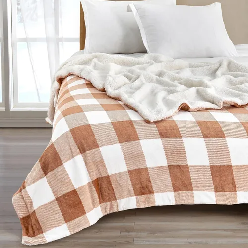 Miniatura 8 de Great Bay Home Manta de felpa de terciopelo y forro polar sherpa, manta gruesa para silla, sofá o cama. Manta cálida, reversible y suave. Colección