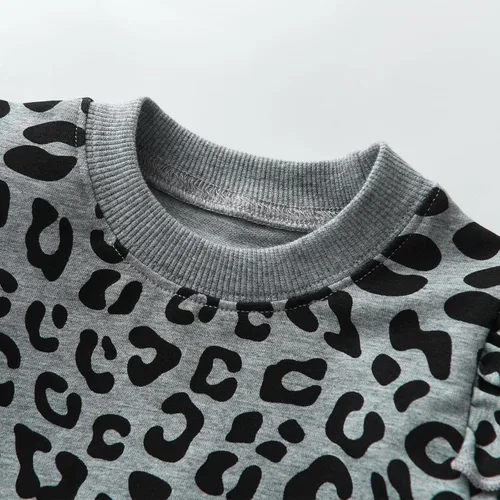Miniatura 2 de Siracend Conjunto de ropa de 2 piezas para niña con diseño de corazón texturizado con volantes, sin botones de manga larga y lazo frontal
