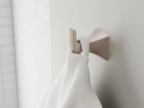 Miniatura 3 de Pfister Bruxie BRHBIE0GS - Gancho para toalla de baño, montado en pared, atornillado, acabado de níquel cepillado de defensa antimanchas Níquel
