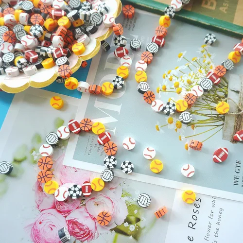 Miniatura 4 de 300 cuentas deportivas para la fabricación de joyas, cuentas de arcilla polimérica con béisbol, fútbol, baloncesto, voleibol, rugby, cuentas de bola