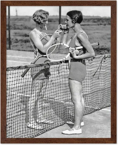 Miniatura 21 de Poster Master Póster Vintage Fotografiado - Impresión Deportiva Retro - Regalo para Artista, Amigo - Niñas Fumando, Cancha de Tenis, Pausa