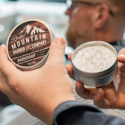 Miniatura 6 de Rocky Mountain Barber Company - Crema de afeitar para hombre, aroma de barbería, espuma gruesa para afeitado tradicional y con cartucho, lata de 5
