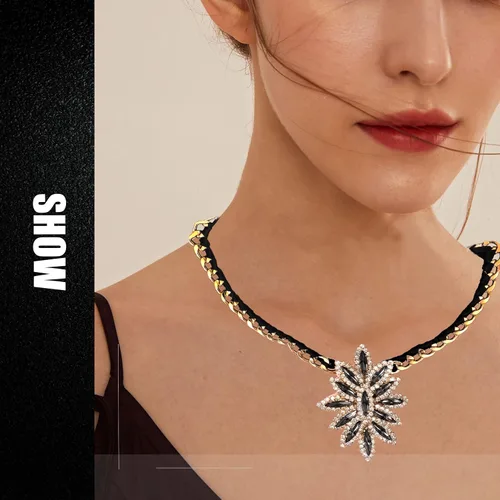 Miniatura 5 de CIBILAI Choker Locket Necklace for Women Dainty Trendy Pendant Necklaces Jewelry Chain Collares Gifts for Women Mon,Boho Mama Best Friend Necklace