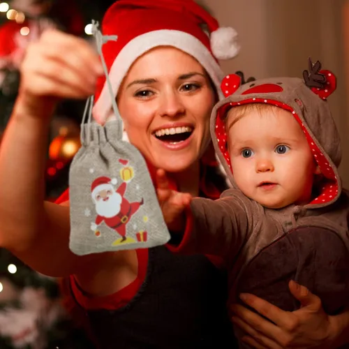 Miniatura 2 de Shappy 60 bolsas pequeñas de regalo de arpillera de Navidad para compañeros de trabajo, 8 estilos, mini bolsas de regalo de Navidad con cordón